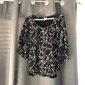 ***Elle beautiful blouse size L